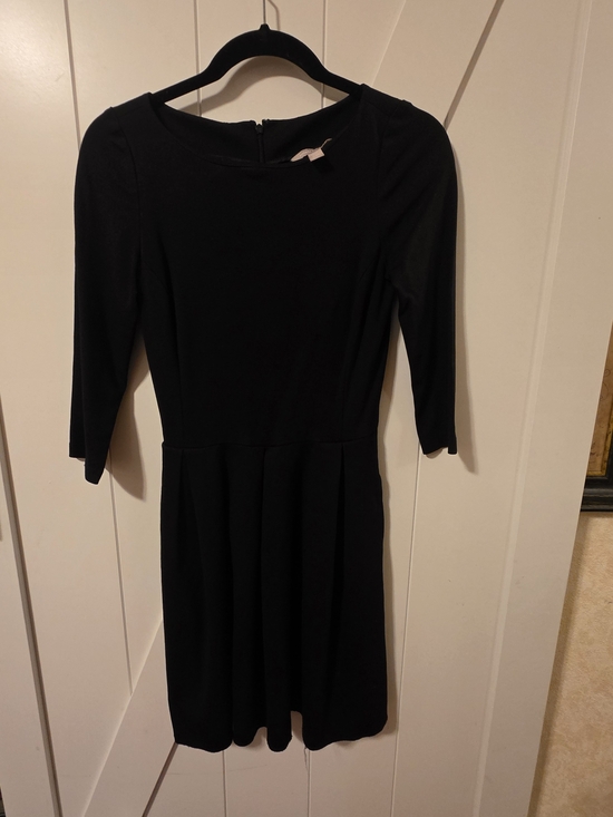 Banana Republic Dresses & Skirts - Banana Republic Black Long-Sleeve Fit & Flare Dress
